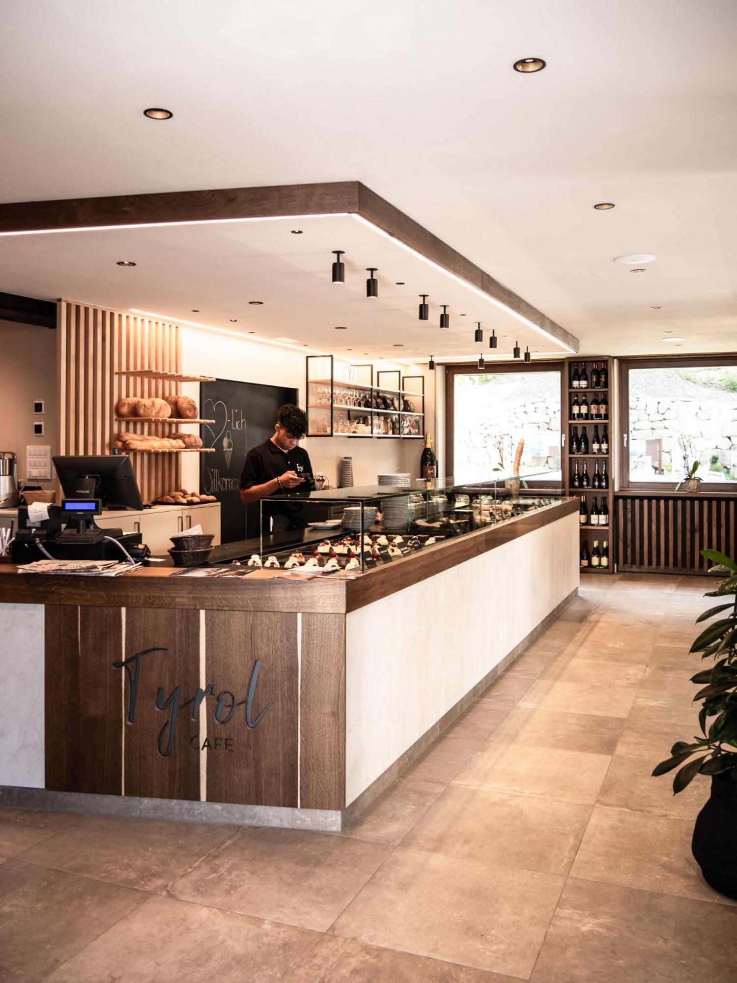 Tyrol Living & Cafe Apartment Nova Levante Ngoại thất bức ảnh
